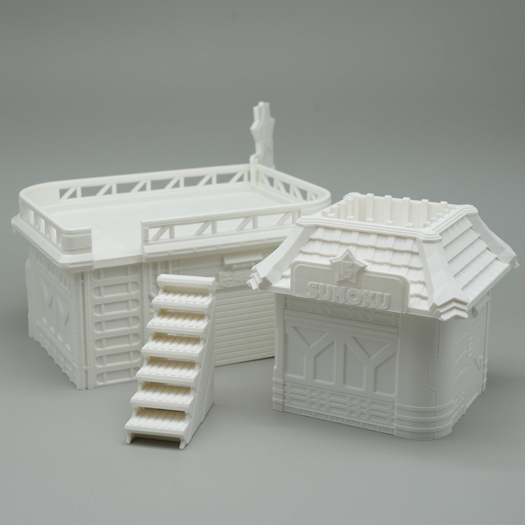 Weißes Modell eines traditionellen japanischen Marktgebäudes mit Treppe und detailliertem Dach.