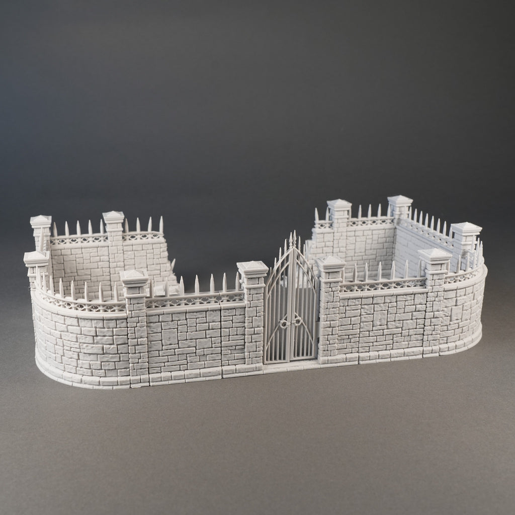 Modellierte graue Steinmauern mit Tür und Stacheln, 28mm Maßstab, detaillierte Textur.